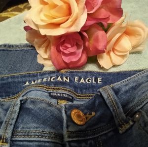 NWOT  American Eagle Super Stretch Jeans sz 4 reg